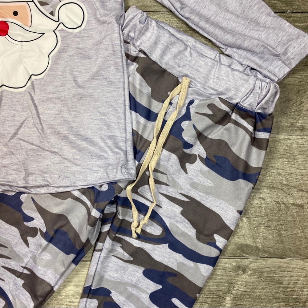 Boys Camo Santa Christmas outfit - Picture 2 of 3